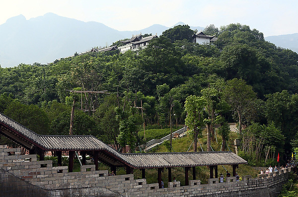 White Emperor City Sightseeing